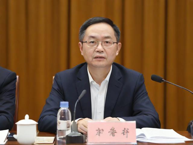 影石90后董事长豪掷千金，大手笔奖励千名员工，究竟是何原因？